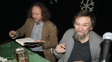 Petr Placák a Ladislav Horáček při autogramiádě knihy Přece tady nebudeme sedět... Petr Placák a Ladislav Horáček při autogramiádě knihy Přece tady nebudeme sedět...