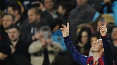 Lionel Messi slaví svj gól porti Atlétiku.