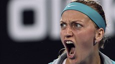 Petra Kvitová se ve finále turnaje v Sydney raduje z povedeného úderu.