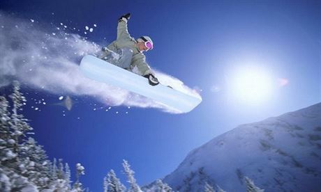 Disciplínu slopestyle uvidíte v podání nejlepích snowboardist ve pindlerov...