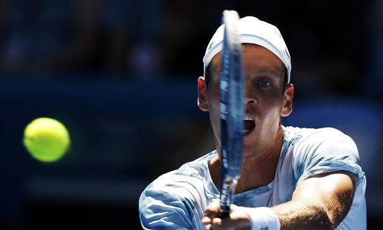 MÍEK POD KONTROLOU. Tomá Berdych ve tetím kole Australian Open.