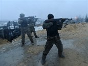 Ukrajint vojci ve vesnice Peski zpadn od donckho letit (22. ledna...