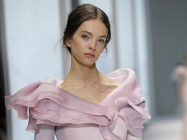 Haute Couture kolekce dvojice australskch nvrh Ralph & Russo (Pa:...