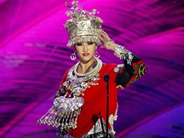 Miss ína Yanliang Hu v národním kostýmu na Miss Universe (Miami, 21. ledna...