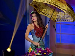 Miss Kolumbie Paulina Vegová v národním kostýmu na Miss Universe (Miami, 21....