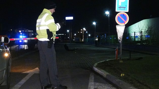 idi se v praskch Vrovicch vyhnul silnin kontrole a policii zaal ujdt, nedaleko an vak havaroval a z msta nehody utekl (19.1.2015)