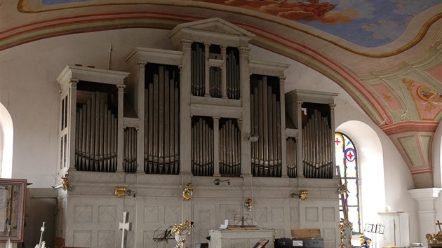 Bozkovsk dvoumanulov mechanick zsuvkov varhany jsou vzcnm nstrojem z poloviny 19. stolet.
