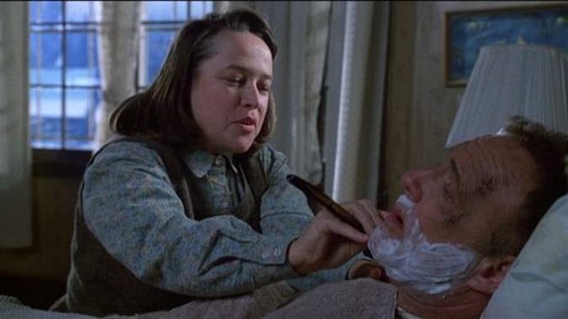 Kathy Batesov a James Caan ve filmu Misery nechce zemt (1990)