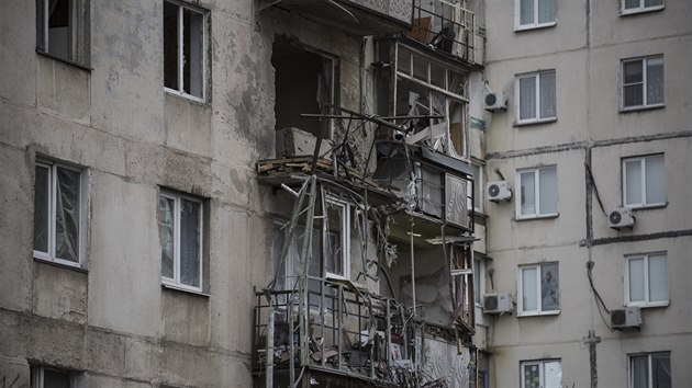 Byt v obytn tvrti Mariupolu, kterou podle Kyjeva v sobotu ostelovali prorut separatist raketami typu Grad (25. ledna 2015)