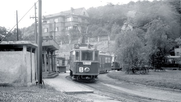 RADLICE. Konen linky slo 18 v Radlicch v roce 1971. Osmnctka sem jezdila v letech 19321971.