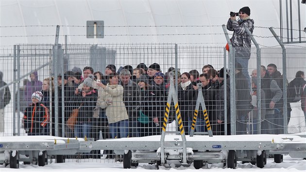 Plet Mriji pivbil destky spotter, fotograf letadel, i dalch fanouk letectv.