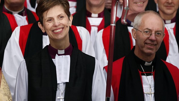 Prvn biskupka angliknsk crkve Libby Laneov (26. ledna 2015).