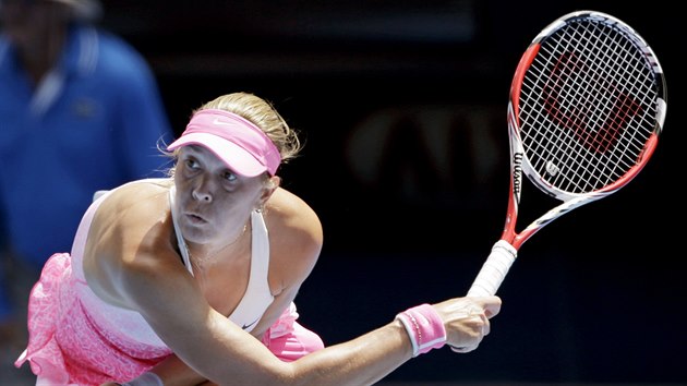 SERVIS. Lucie Hradeck ve tetm kole Australian Open.