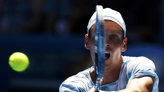 MEK POD KONTROLOU. Tom Berdych ve tetm kole Australian Open.