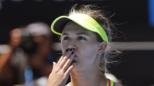 POLIBKY. Eugenie Bouchardov ve tvrtm kole Australian Open.