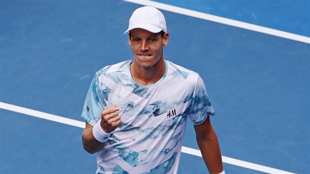 POSTUP JE MJ. Tom Berdych ve tvrtm kole Australian Open.