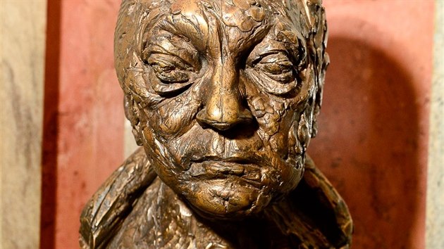 Busta Rudolfa Hrunskho v Nrodnm divadle