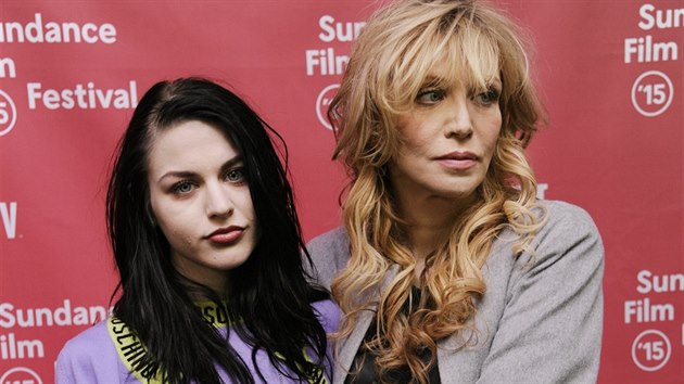 Frances Bean Cobainov a jej matka Courtney Love (Park City, 25. ledna 2015)