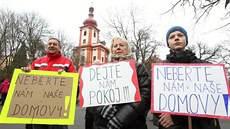 Lidé v Horním Jiřetíně protestovali 28. ledna proti prolomení limitů těžby uhlí. Lidé v Horním Jiřetíně protestovali 28. ledna proti prolomení limitů těžby uhlí.
