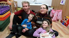 Petr a Zuzana Sovkovi z Vnorov na Hodonínsku mají dvě děti a jsou připravení... Petr a Zuzana Sovkovi z Vnorov na Hodonínsku mají dvě děti a jsou připravení...