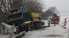 Sypa sjel na Vykovsku do píkopu. Vyproovali ho hasii (29. ledna, 2014).