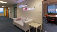 NetDirect zaměstnává ve dvou pobočkách v Praze a v Ostravě 60 zaměstnanců. NetDirect zaměstnává ve dvou pobočkách v Praze a v Ostravě 60 zaměstnanců.