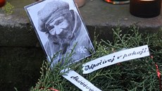 V Litvínově uspořádali pietu za místního bezdomovce. (19. ledna 2015) V Litvínově uspořádali pietu za místního bezdomovce. (19. ledna 2015)