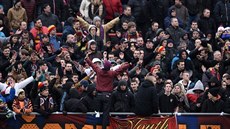 Kotel fanoušků Sparty během přípravného utkání na Strahově proti Trnavě. Kotel fanoušků Sparty během přípravného utkání na Strahově proti Trnavě.