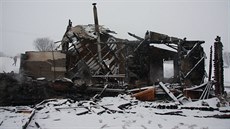 Z novostavby zůstala po požáru pouze ruina. Z novostavby zůstala po požáru pouze ruina.