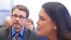 André Jakubička (vlevo) měl nahradit Zuzanu Kocumovou (vpravo). Nakonec se o... André Jakubička (vlevo) měl nahradit Zuzanu Kocumovou (vpravo). Nakonec se o...