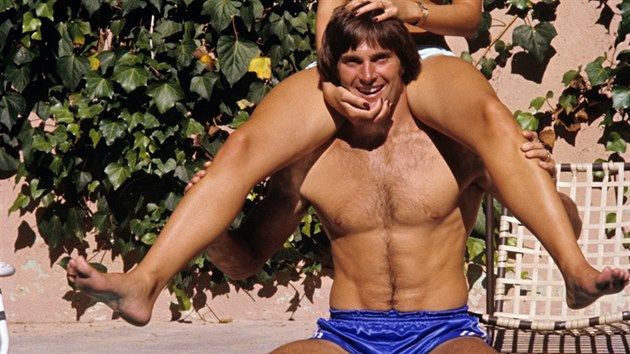 Bruce Jenner a jeho prvn manelka Chrystie v 70. letech