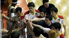MOTIVACE! Pardubičtí basketbalisté se hecují před návratem na palubovku. MOTIVACE! Pardubičtí basketbalisté se hecují před návratem na palubovku.