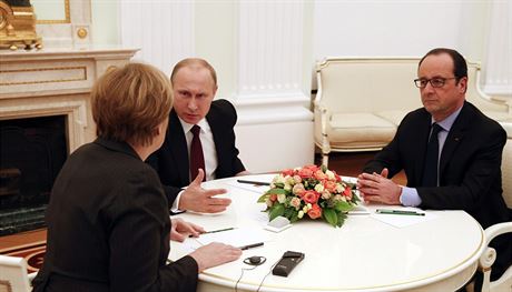 Nmeck kanclka Merkelov, rusk prezident Vladimir Putin a francouzsk...