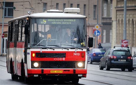 V Brn dojezdí legendární karosy, nahradí je moderní autobusy na plyn.