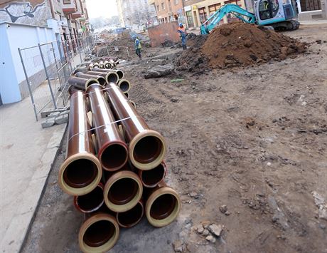 Mohutné opravy kanalizaní sít a povrch ulic prakticky odízly Moravské Budjovice od svta. Za ve mohou dotace. Ilustraní snímek