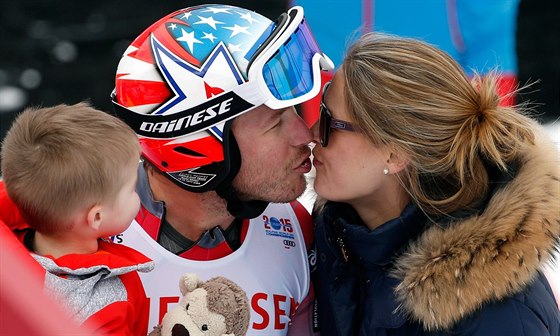 Bode Miller s manelkou a synkem v djiti svtového ampionátu. Chvíle pohody...