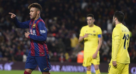 Neymar (vlevo) z Barcelony se práv trefil proti Villarrealu.
