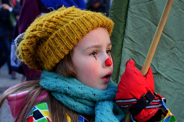 Prvod masek na Staromstské námstí zahájil letoní karneval.