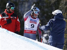 SE VZTYENOU HLAVOU. Bode Miller jel vborn, jeho jzdu vak zhatil pd.