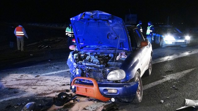 idii suzuki, kter jel ve smru od Jesenice na Modletice, nedal ofr audi pednost v kiovatce (4. nora 2015).