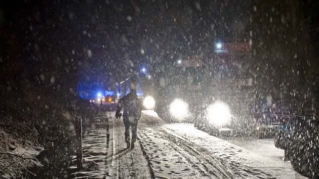 Kolem Mna se prohnala siln snhov vnice a ada dopravnch nehod paralyzovala dopravu na dlnici D1.