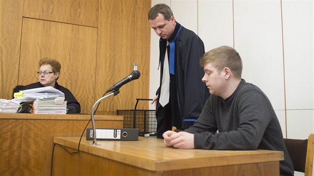 Petr Plek (vpravo) se svm obhjcem Tomem Vymazalem u uherskohradiskho soudu.