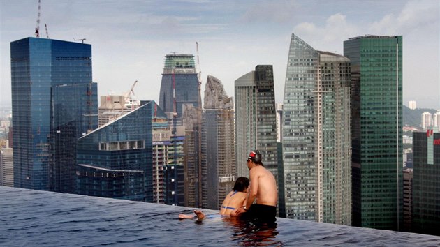 Bazn na stee singapurskho hotelu Marina Bay Sands