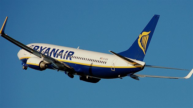 Ryanair m ve flotile vhradn typ Boeing 737-700.