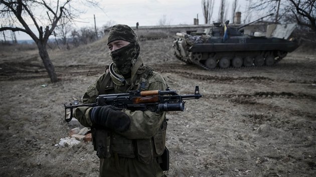 Ukrajinsk vojk u strategickho Debalceve (Ukrajina, 8. nora 2015).