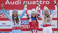 SPOKOJENÉ ÚSMĚVY. Tina Mazeová, Anna Fenningerová a Lindsey Vonnová (zleva). SPOKOJENÉ ÚSMĚVY. Tina Mazeová, Anna Fenningerová a Lindsey Vonnová (zleva).