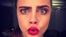 Modelka Cara Delevingne v kampani SmearForSmear