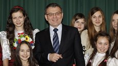 Ministr zahraničí Lubomír Zaorálek přivítal školáky z Ukrajiny. (2. 2. 2015) Ministr zahraničí Lubomír Zaorálek přivítal školáky z Ukrajiny. (2. 2. 2015)