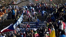 Závod cyklokrosa kategorie do 23 let na mistrovství svta v Táboe