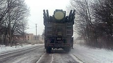 Jeden z dkaz ruského zapojení do války v Donbasu: vozidlo BPM-97 Dozor-N v ulicích Luhansku. Ukrajina tímto vozidlem nedisponuje, neme tedy jít o ukoistnou techniku.
